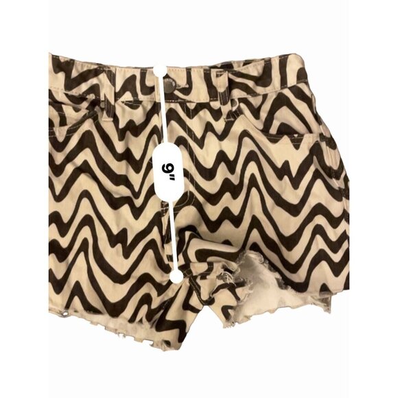 High waisted chevron black and white raw hem denim jean shorts mom Tillys zebra - Picture 5 of 7